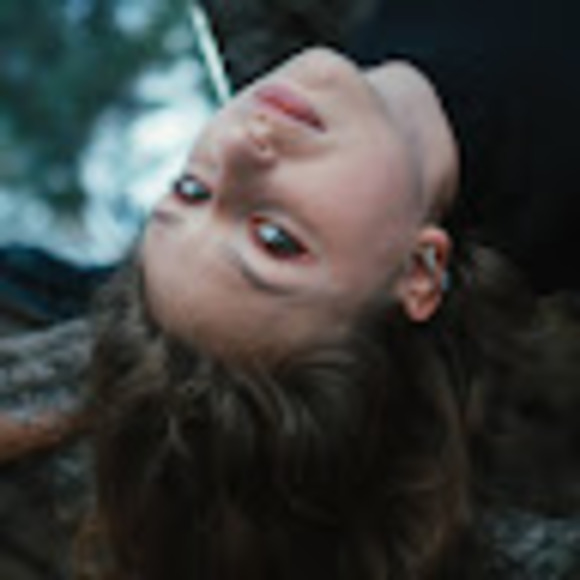 Meet your Posher, Kira - Picture 1 of 1